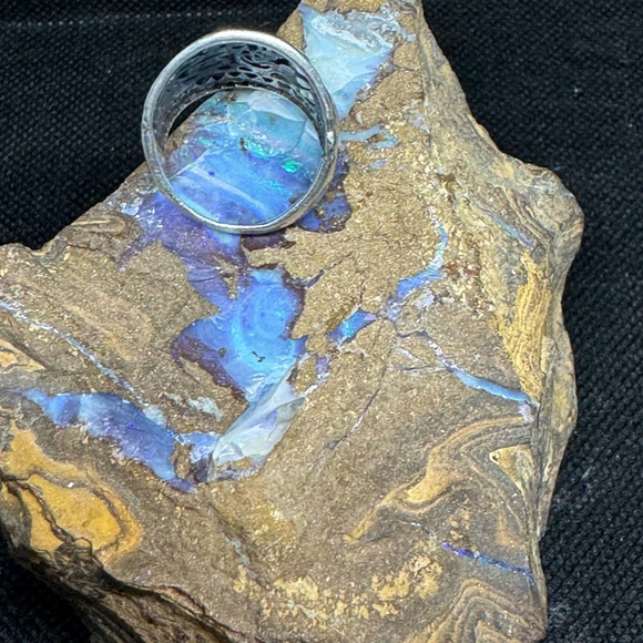 Sterling Silver Celtic Ring - Picture 4 of 5